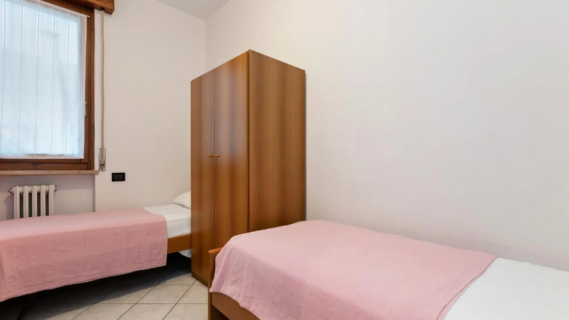 Holiday Apartment Near The Lake Shared Swimming Pool Lazise Holiday home