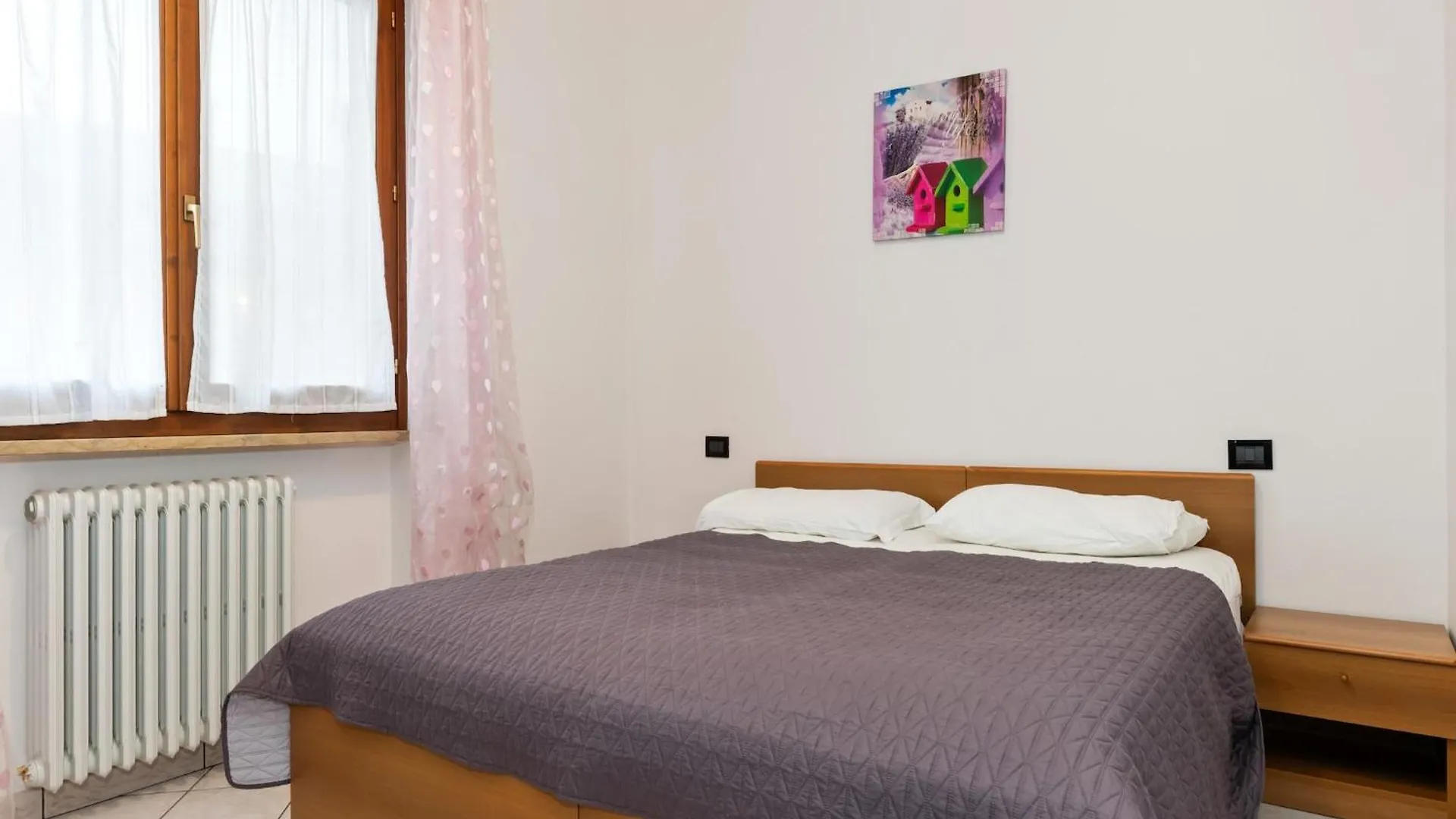 Holiday Apartment Near The Lake Shared Swimming Pool Lazise 0*,  Italy