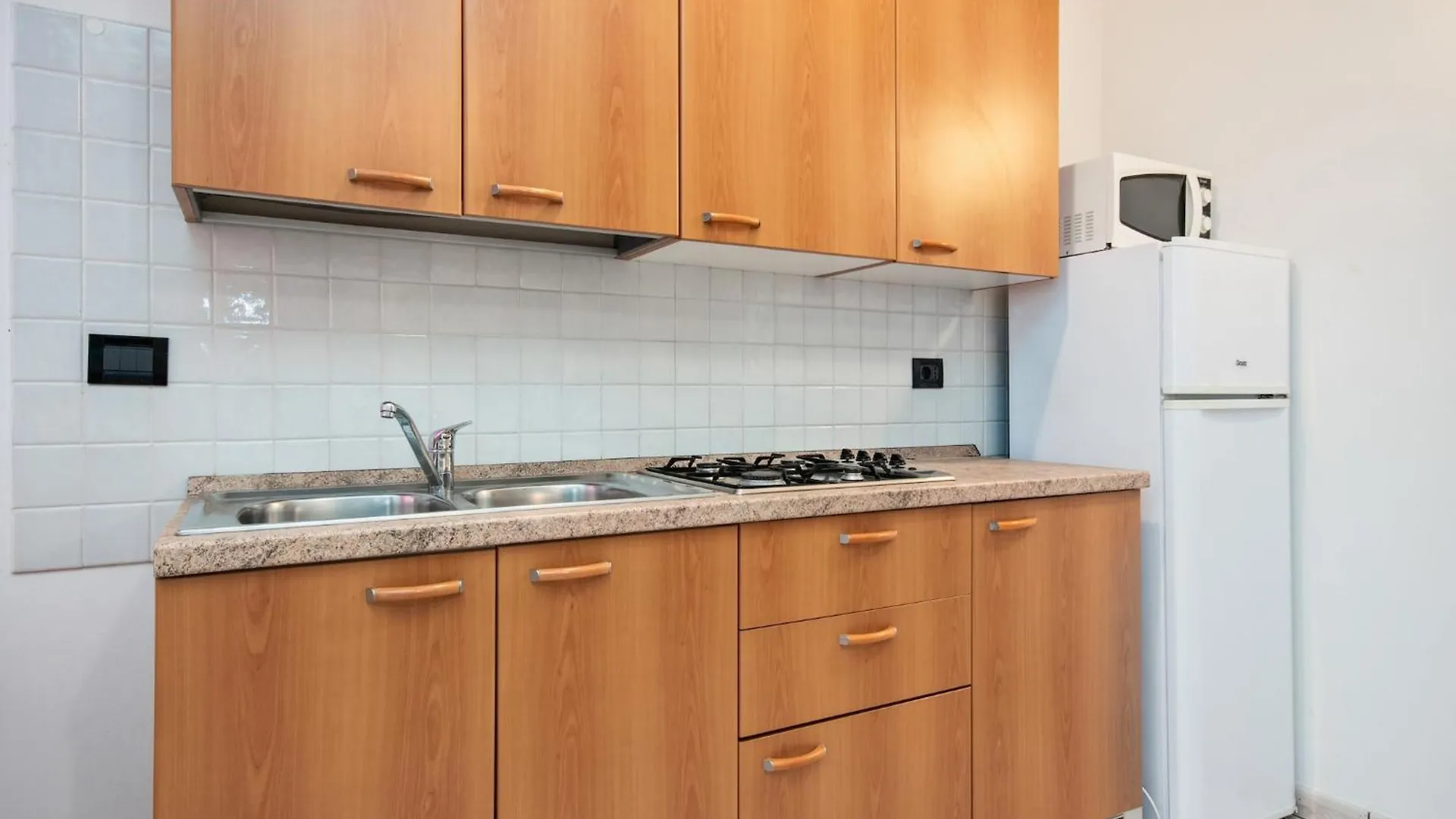 Holiday Apartment Near The Lake Shared Swimming Pool Lazise