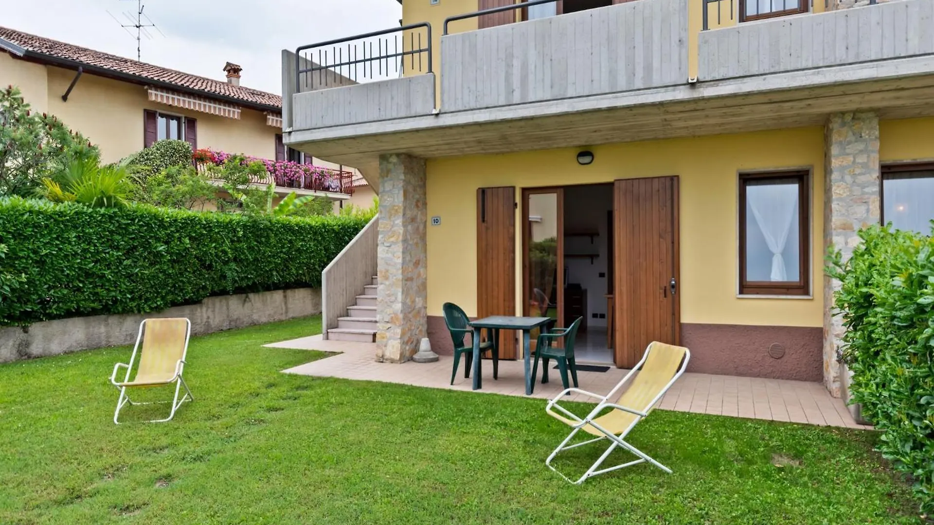 Holiday Apartment Near The Lake Shared Swimming Pool Lazise 0*,