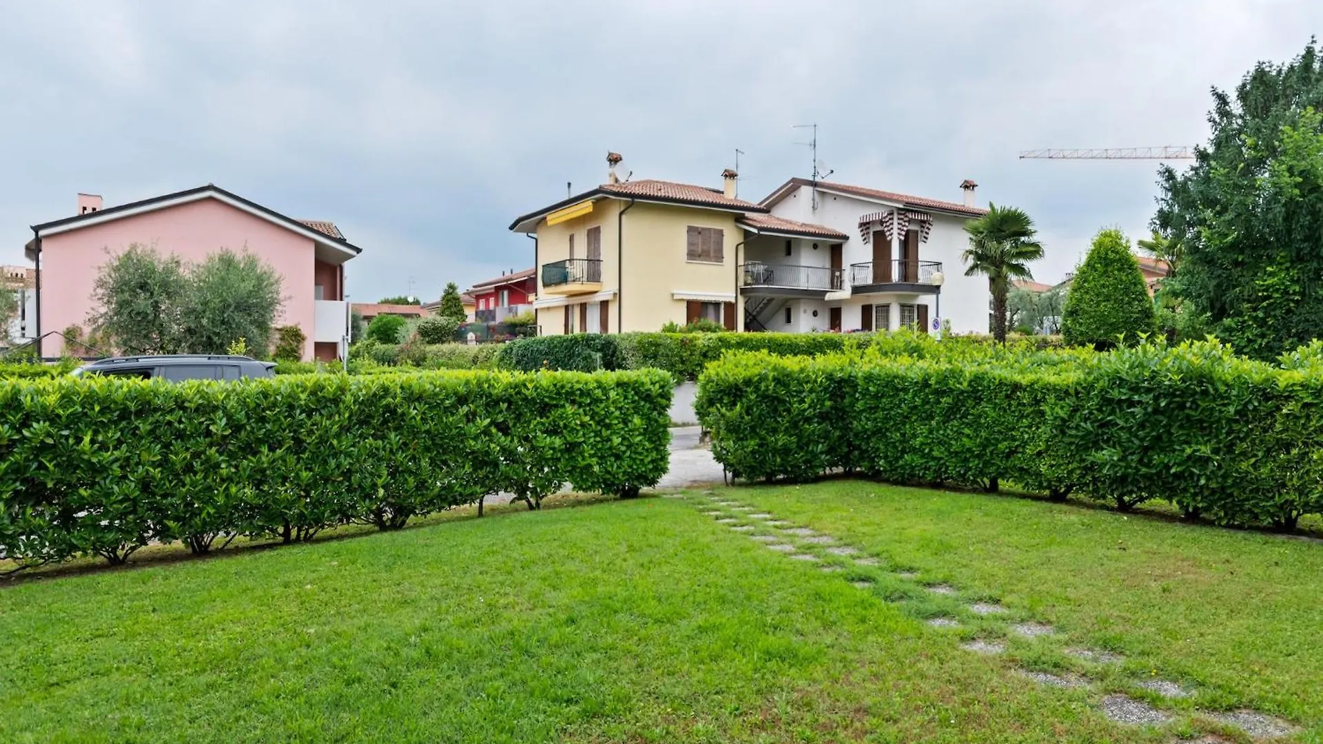 Holiday Apartment Near The Lake Shared Swimming Pool Lazise