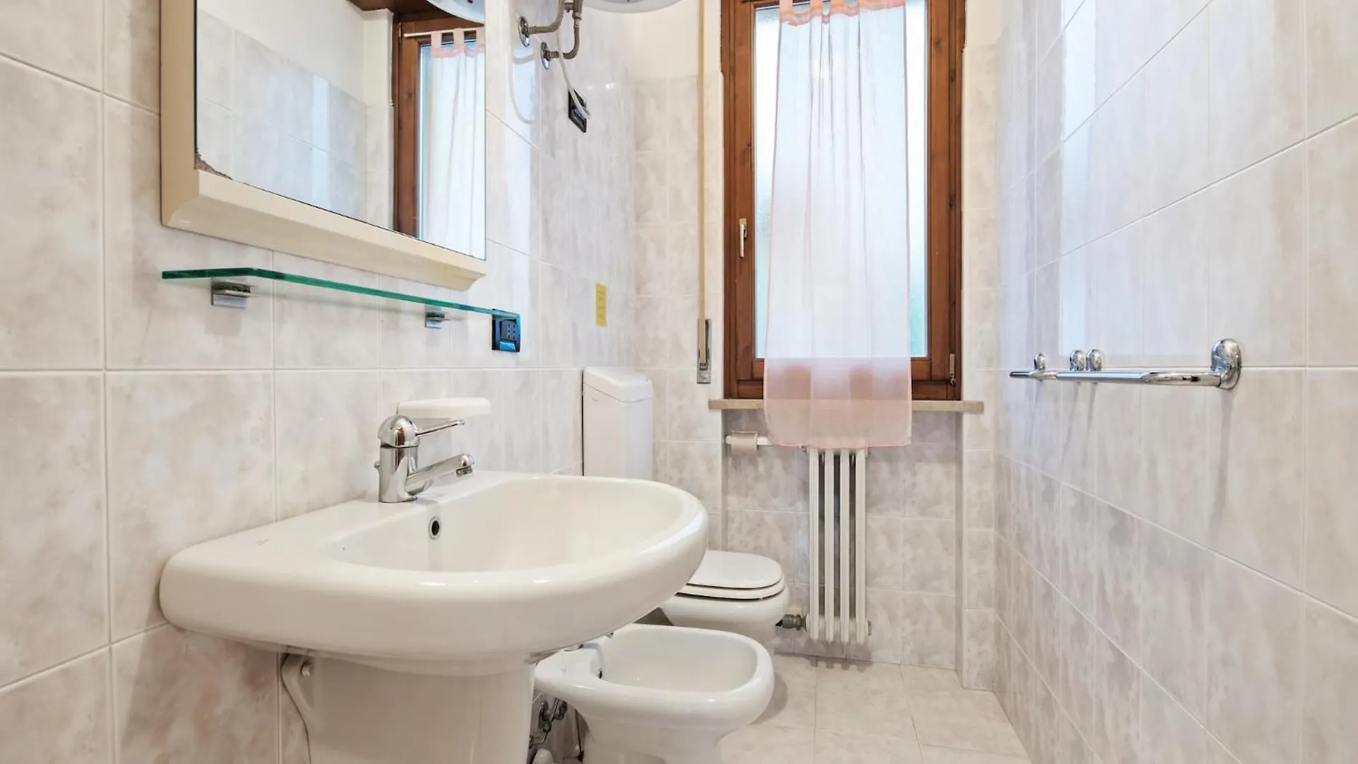 Holiday Apartment Near The Lake Shared Swimming Pool Lazise