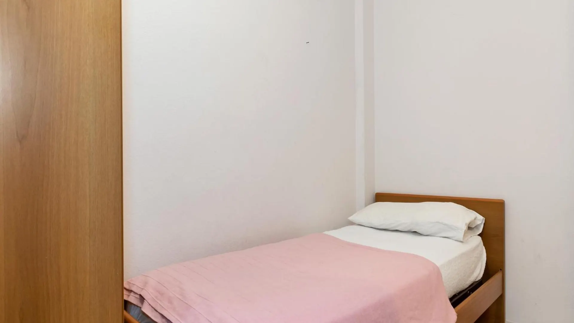 Holiday Apartment Near The Lake Shared Swimming Pool Lazise Italien