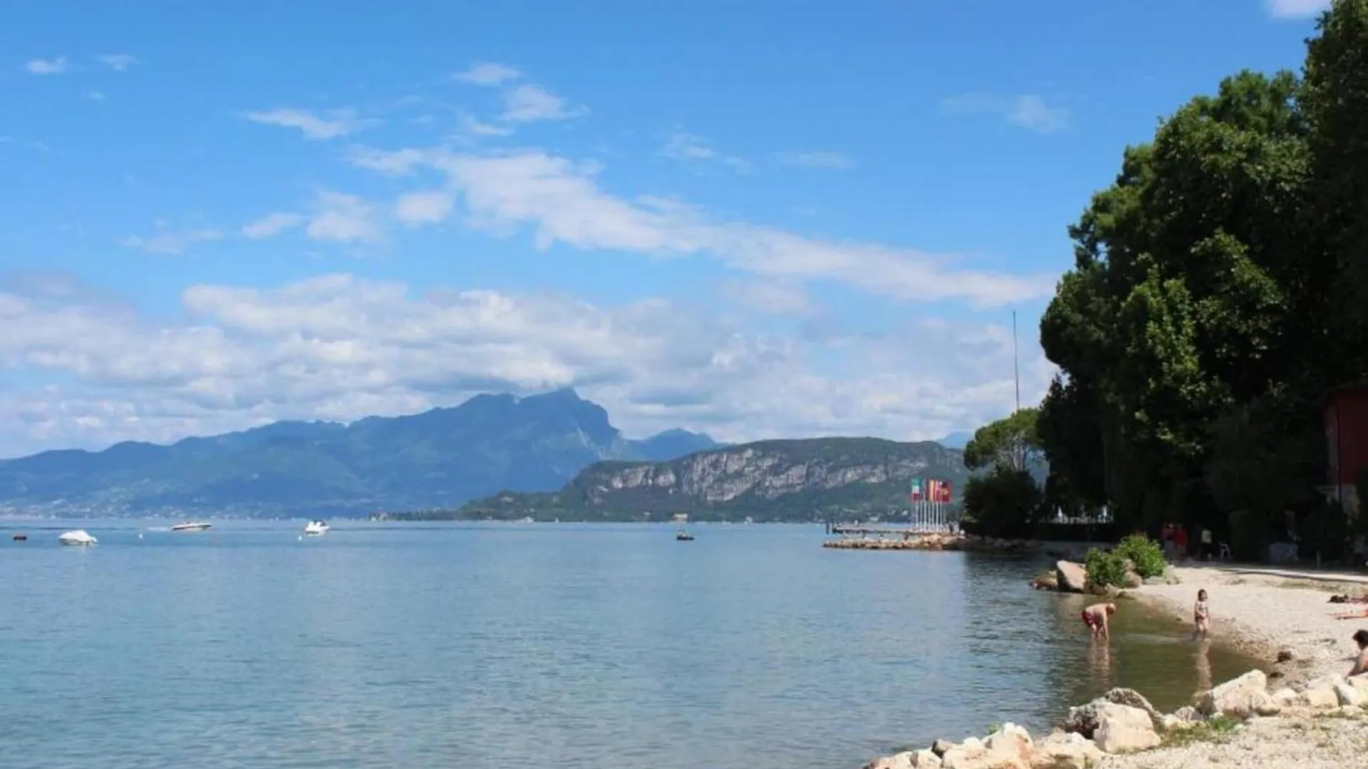 Holiday Apartment Near The Lake Shared Swimming Pool Lazise Feriehus